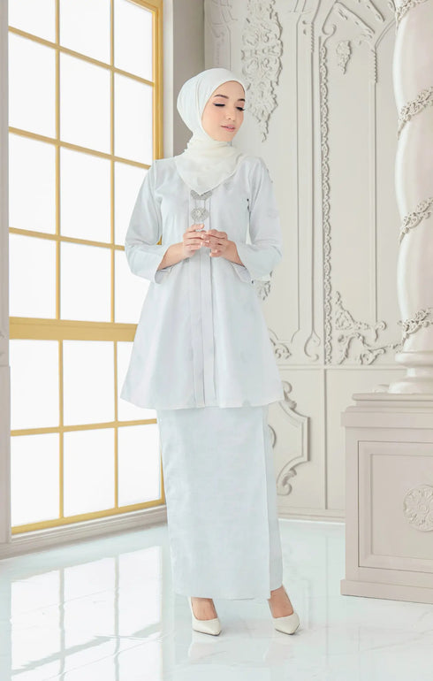 Size chart for Teja Kebaya Moden Songket by Carlanisa