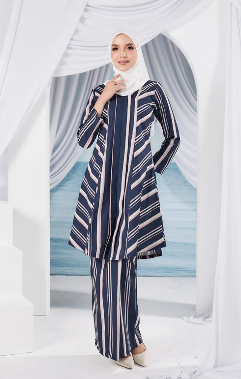 Stylish view Liyana 2.0 Kebarung Linen Blue Black Stripe showing zip closure and back details
