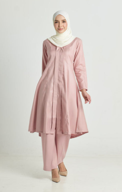 Front view Kebarung Klasik Rose Gold showing klasik labuh design and cotton plain fabric